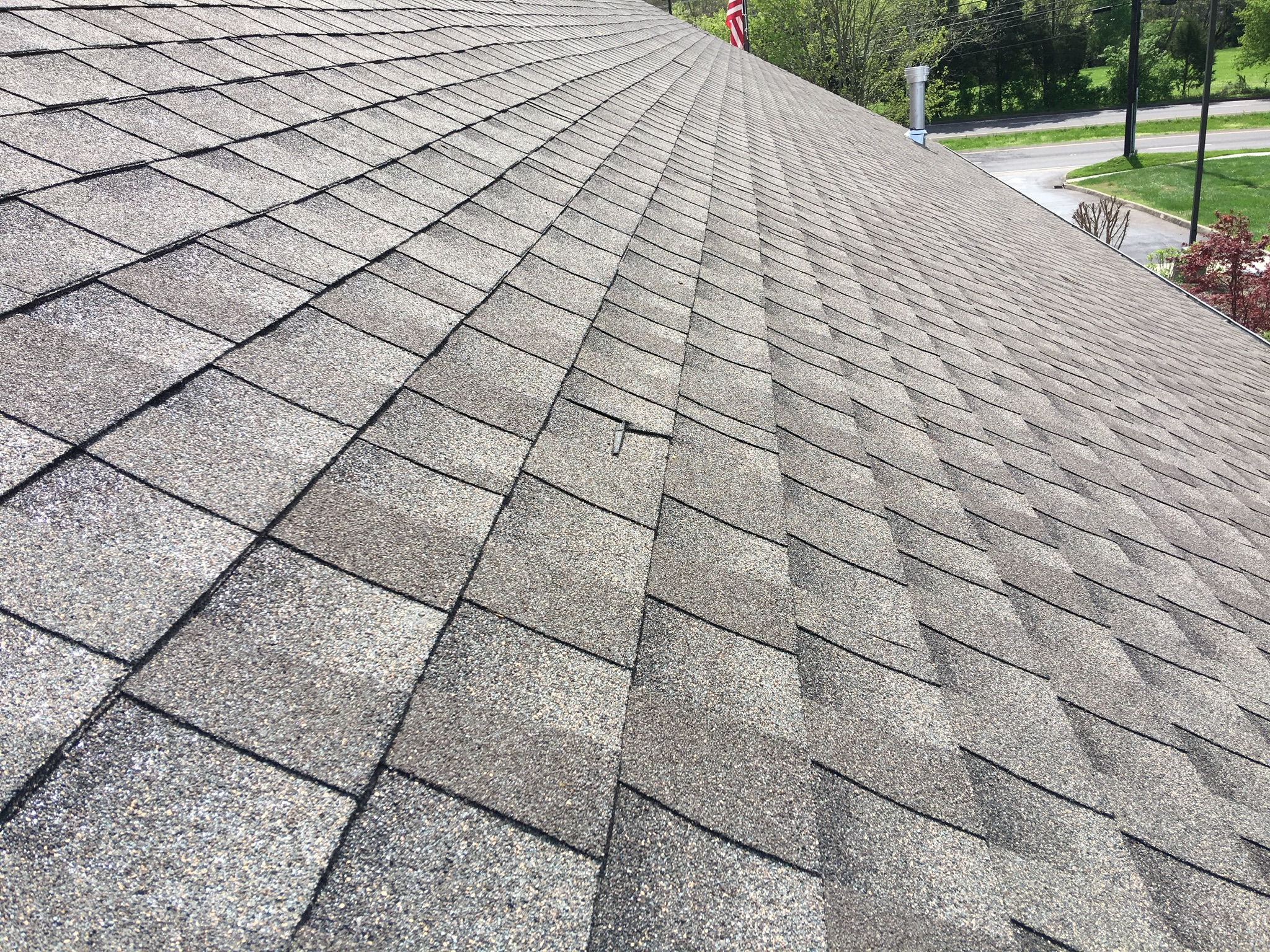 This is an up close view of the GAF shingles installed.