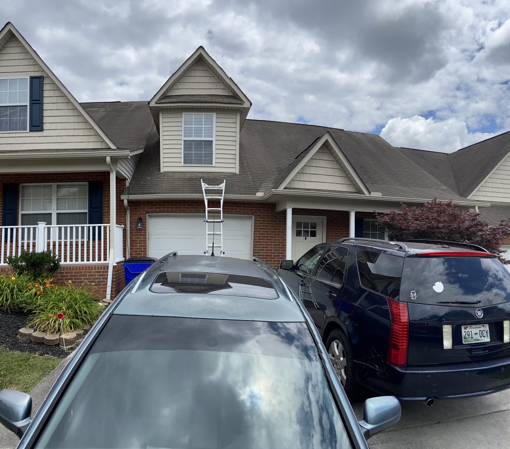 Roofer Replaces a Shingle Roof in Powell TN