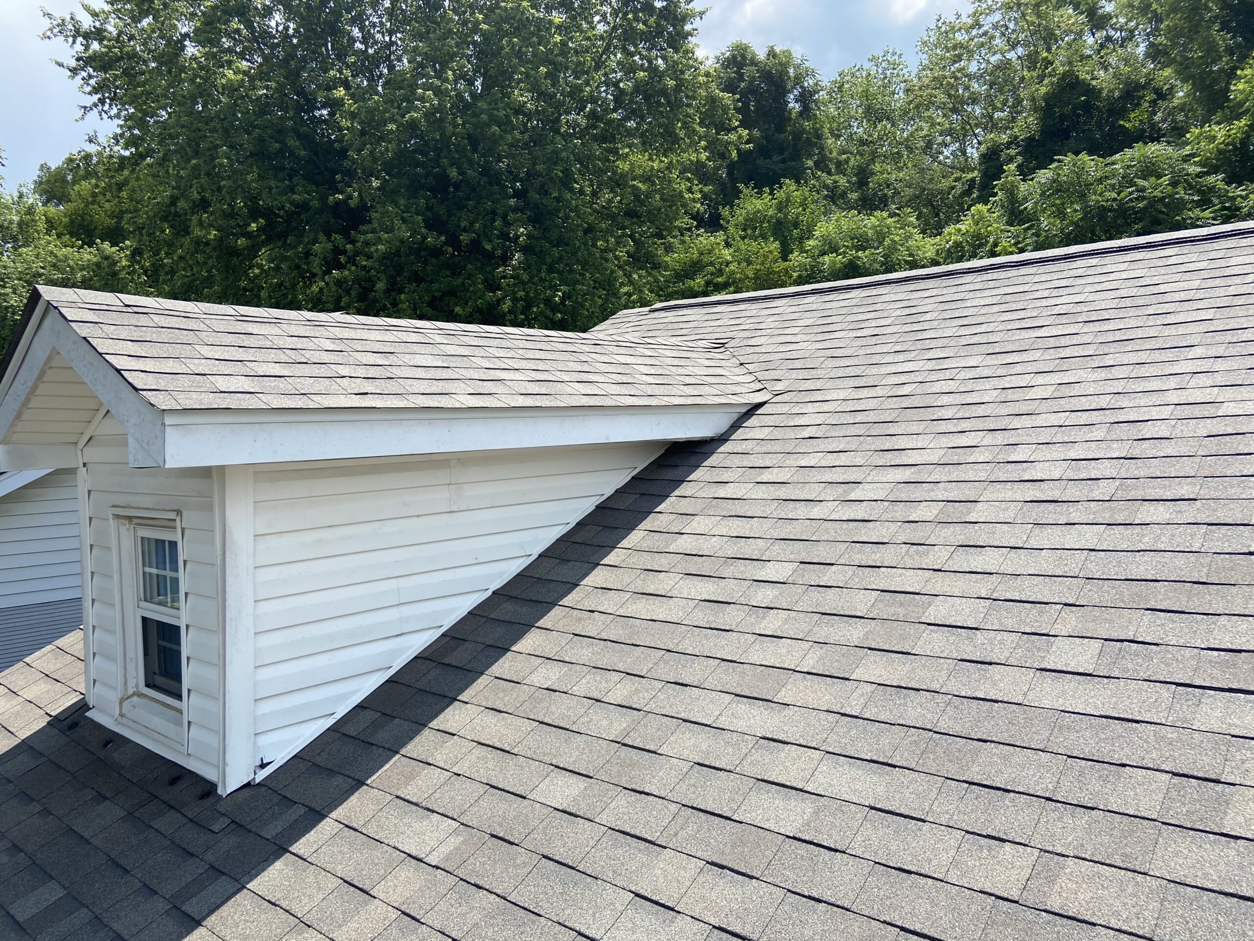 new owens corning driftwood shingles installed on a roof in knoxville tn