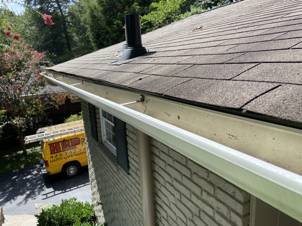 Edge of roof needs to have rotten boards replaced