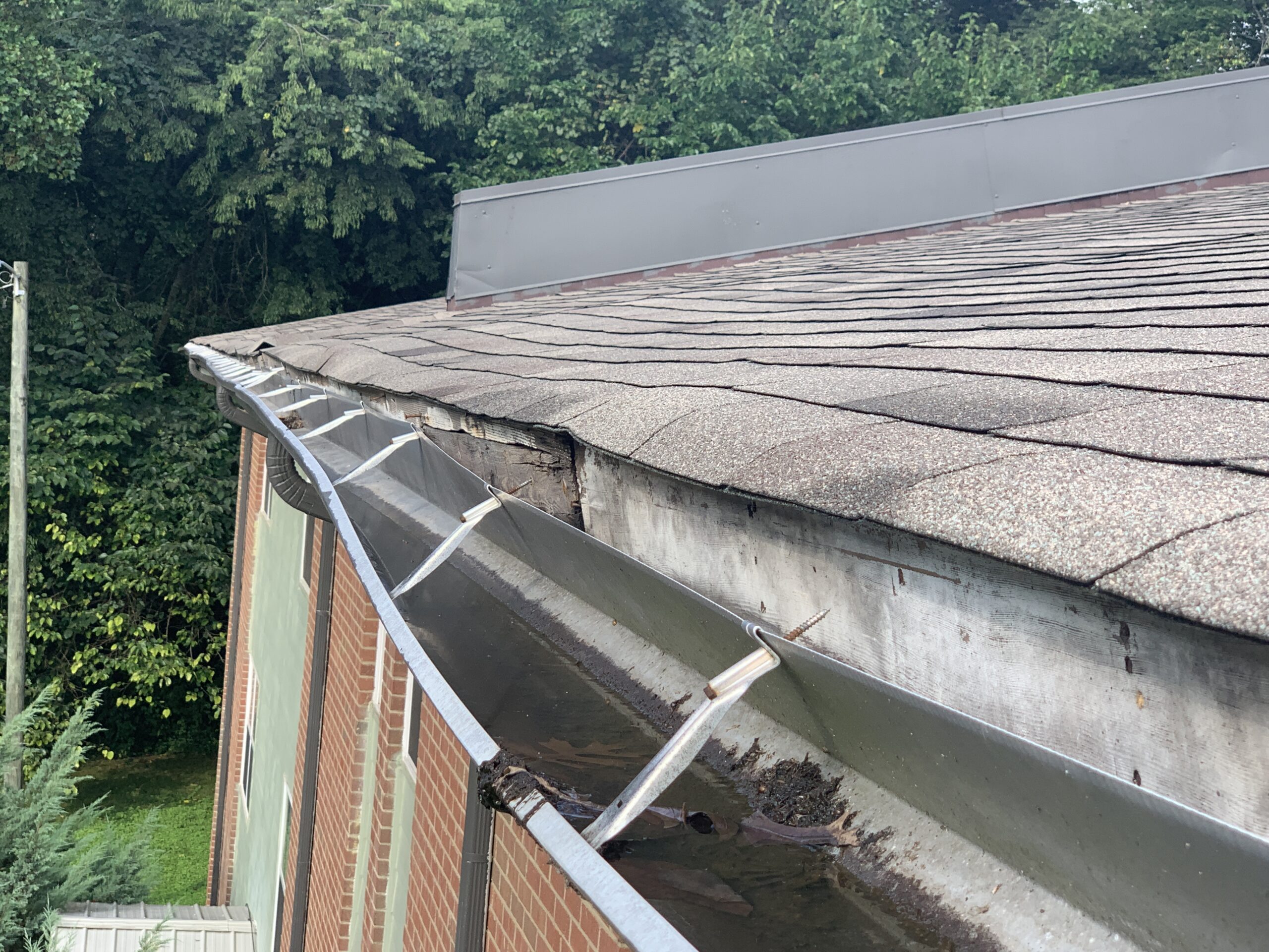 Gutter has pulled away from Fascia on roof in Fountain City, TN