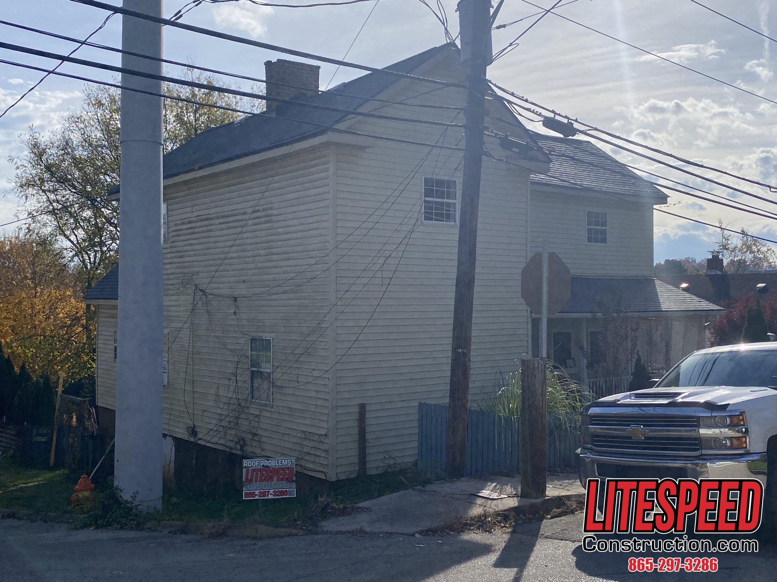 new roof was installed in Knoxville TN, roofing contractor Knoxville TN, new roof installation Knoxville, residential roof replacement Knoxville TN, commercial roof installation Knoxville, professional roof services Knoxville TN, affordable roof replacement Knoxville, durable roof solutions Knoxville TN, new shingle roof Knoxville TN, roof inspection Knoxville TN, roof maintenance Knoxville TN, energy-efficient roof installation Knoxville