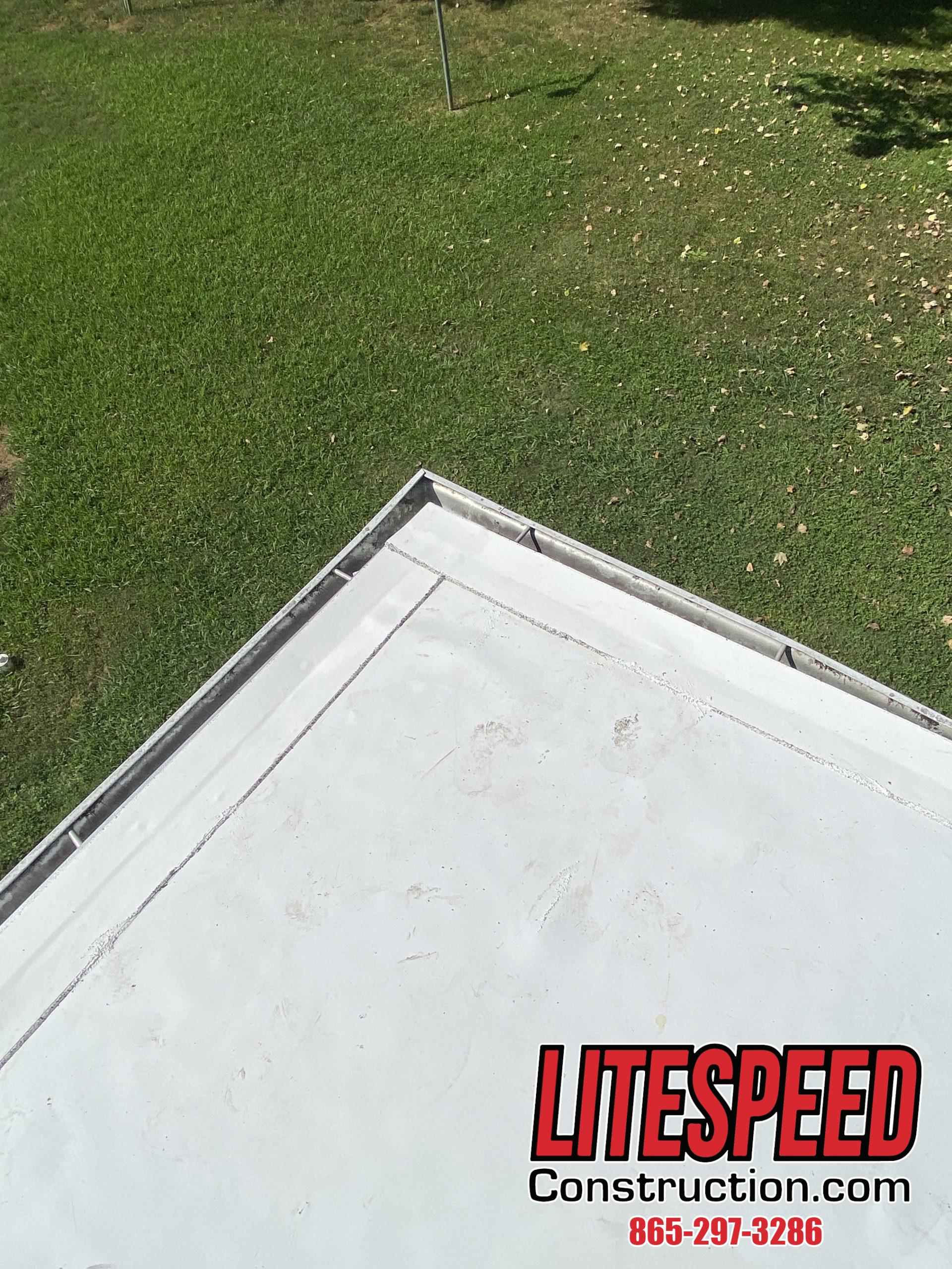 THis is a picture of a corner of a TPO roof