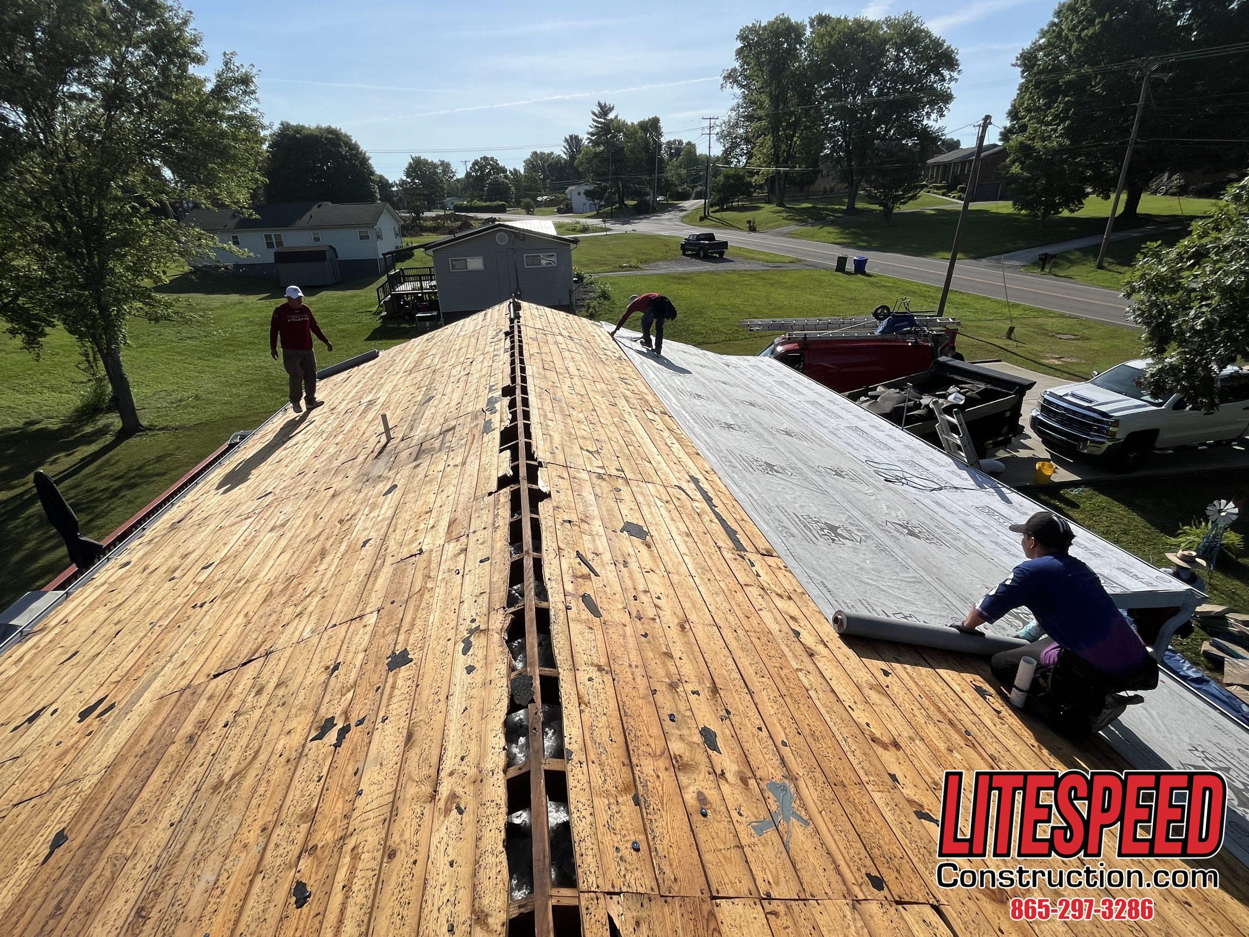 Knoxville TN roof under construction, roof construction Knoxville TN, roofing contractor Knoxville TN, new roof installation Knoxville, residential roof construction Knoxville TN, commercial roof construction Knoxville, affordable roof construction Knoxville TN, professional roof services Knoxville, roof repair during construction Knoxville TN, roof replacement Knoxville TN, roofing solutions Knoxville TN, roof maintenance under construction Knoxville