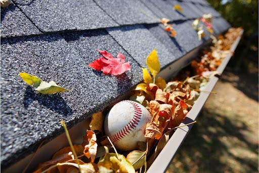 WHAT IMPACTS MY ROOF’S LIFESPAN?