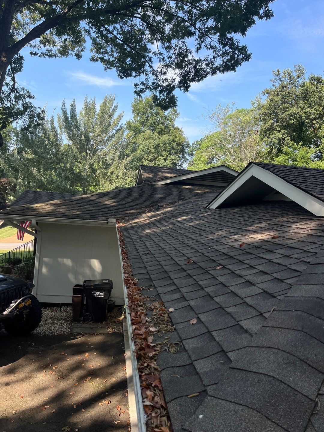 Fixing uneven roof shingles, Replacing buckled roof shingles, Shingle curling repair services, Roof shingle warping solutions, Professional wavy shingle repair