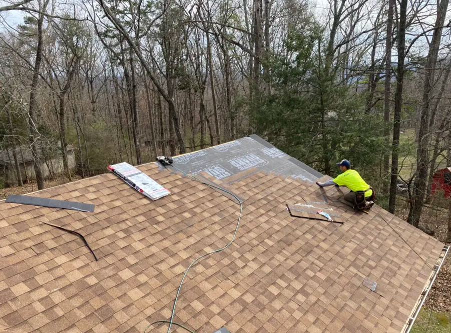 replace 2000 sq ft of roof, roof replacement cost Knoxville, roofing estimate TN, roofing materials cost, asphalt shingle price, local roofing contractor TN, Knoxville roofers, cost per roofing square, how to replace a roof in TN, average roof price 2025, roof tear-off costs, insurance roof replacement TN, GAF shingles Knoxville, metal roof cost TN, Litespeed Construction Knoxville