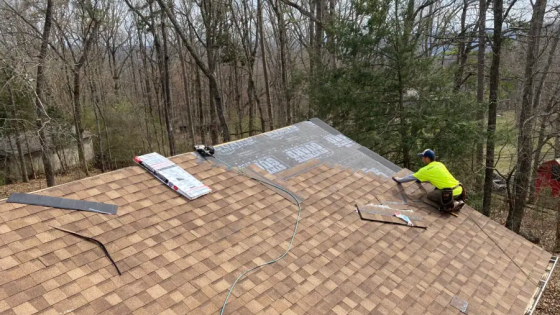 replace 2000 sq ft of roof, roof replacement cost Knoxville, roofing estimate TN, roofing materials cost, asphalt shingle price, local roofing contractor TN, Knoxville roofers, cost per roofing square, how to replace a roof in TN, average roof price 2025, roof tear-off costs, insurance roof replacement TN, GAF shingles Knoxville, metal roof cost TN, Litespeed Construction Knoxville